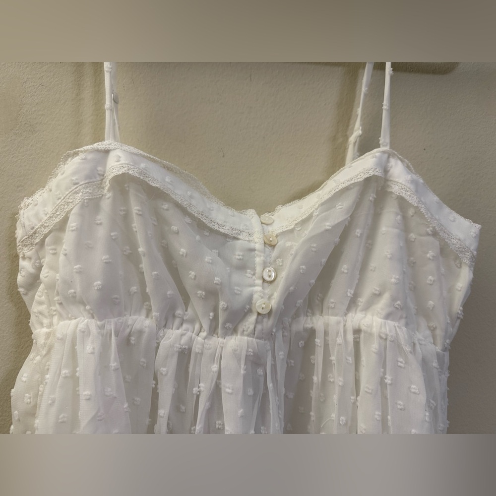 NWT Lulu’s Swiss Dot Babydoll Dress in‎ White - M - Picture 3 of 9